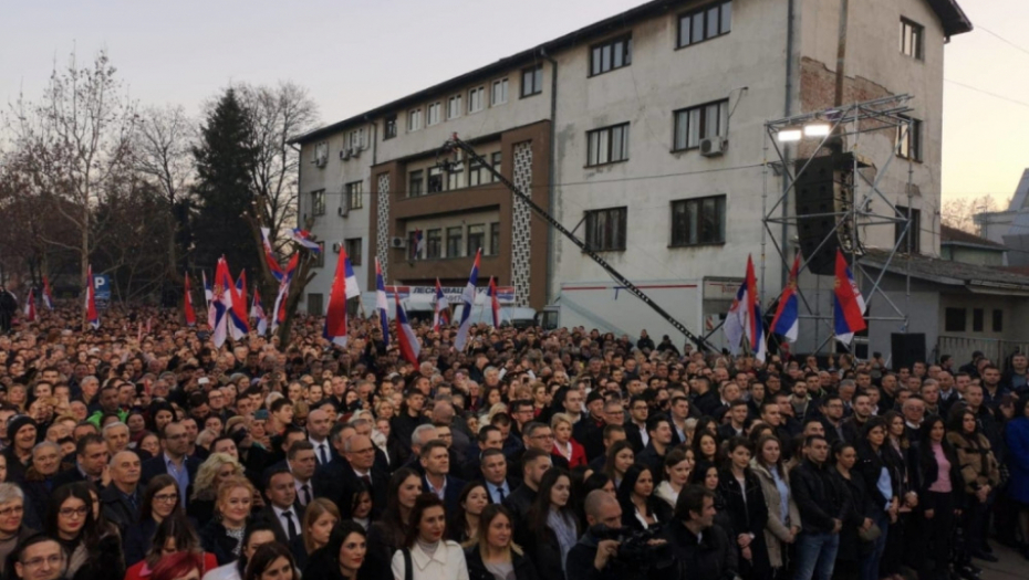 Leskovčani dočekali predsednika Vučića