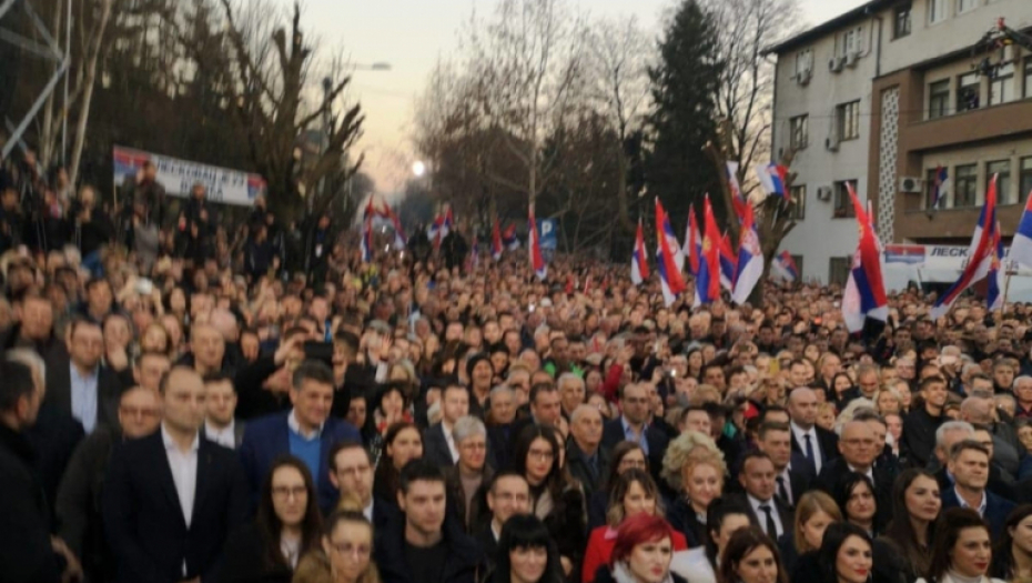 Leskovčani dočekali predsednika Vučića