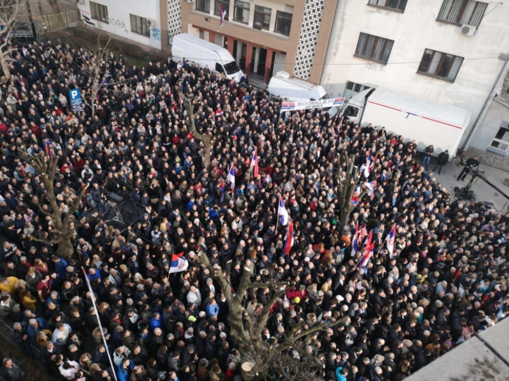 Leskovčani dočekali predsednika Vučića