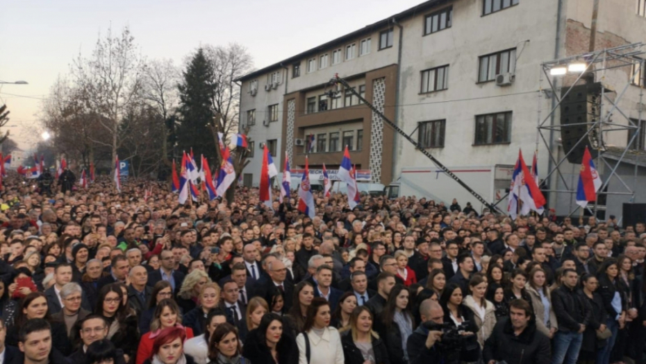 Leskovčani dočekali predsednika Vučića