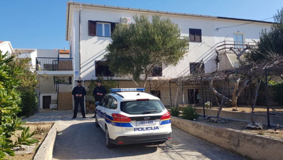 Pag, otac monstrum, otac bacio decu