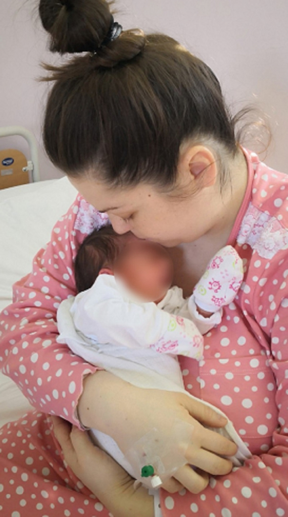 Policajac pomogao Sanji pri porođaju