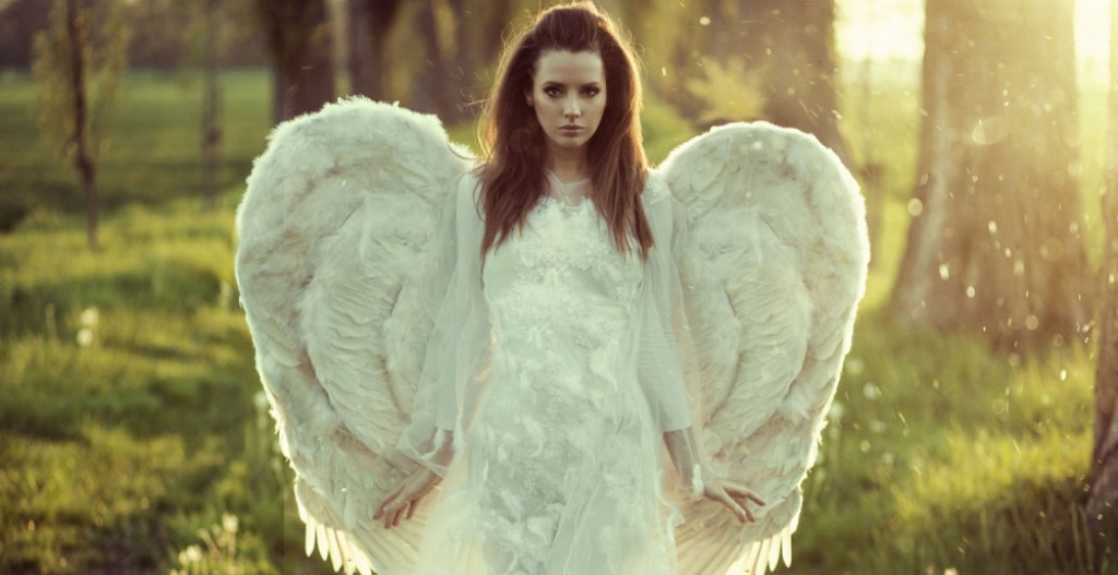 Devojka, krila, anđeo