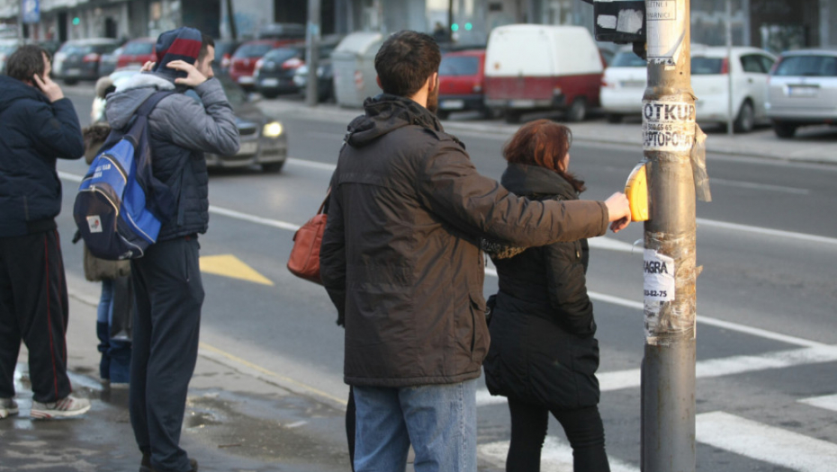 Beograd, ljudi, ulice, saobraćaj