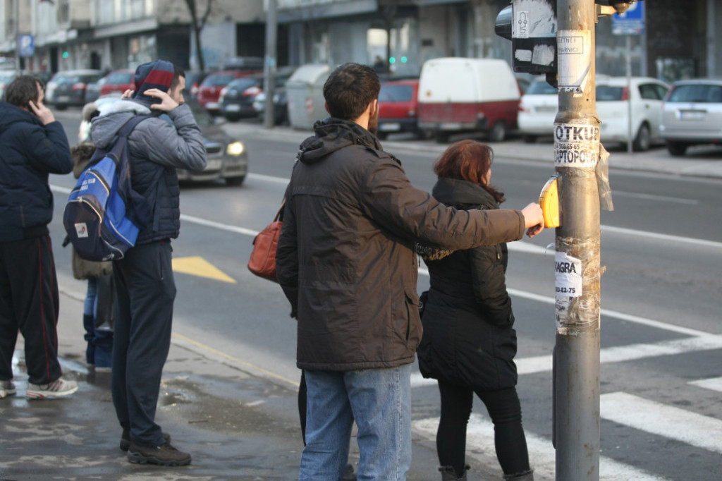 Beograd, ljudi, ulice, saobraćaj