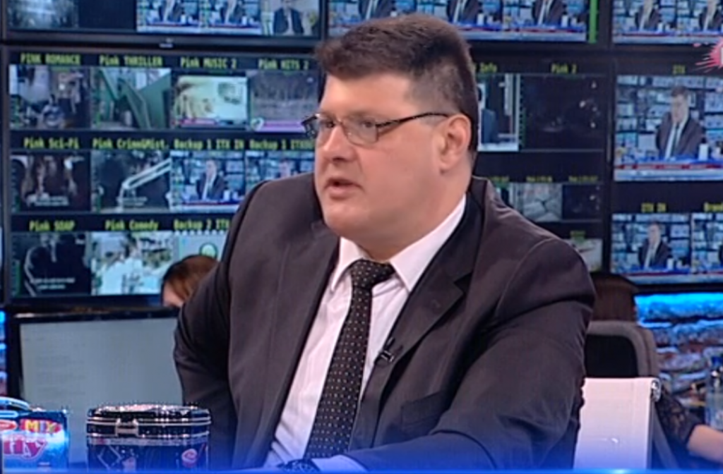 Predrag Sarapa, Vojislav &Scaron;e&scaron;elj