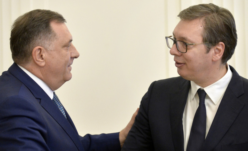 Aleksandar Vučić, Milorad Dodik