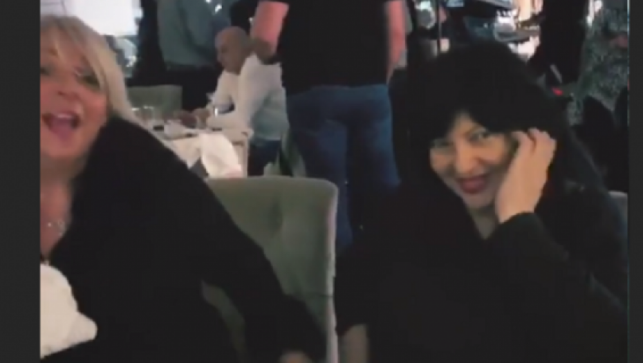 Jelena Karleuša, Divna Karleuša