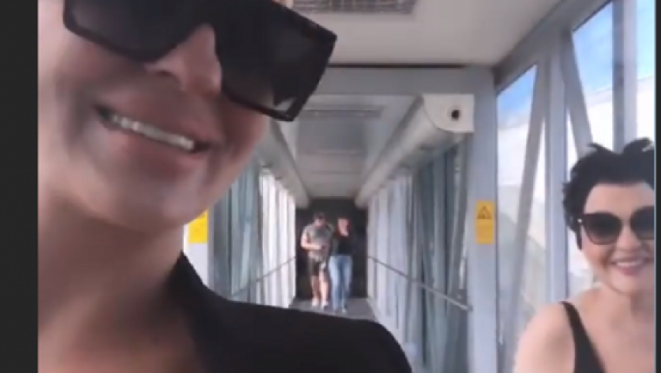 Jelena Karleuša, Divna Karleuša