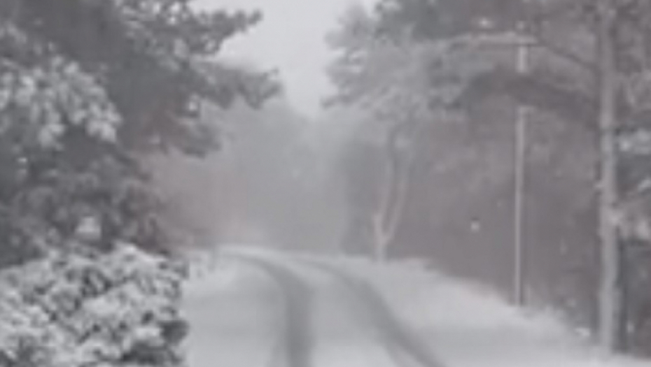 Sneg iznenadio meštane Hrvatske