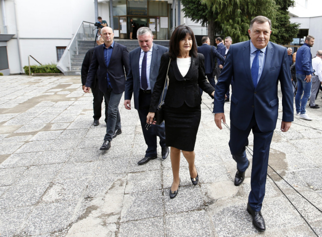 Milorad Dodik, Snježana Dodik