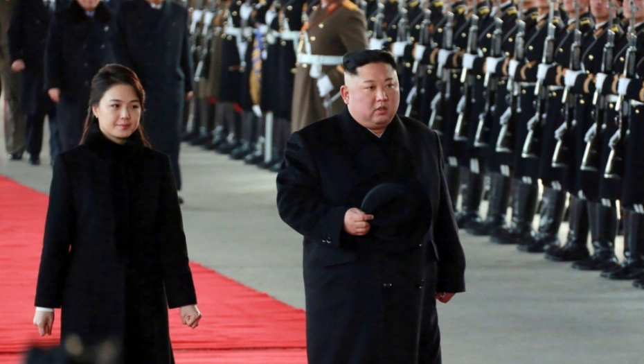 Kim Džong un sa ženom