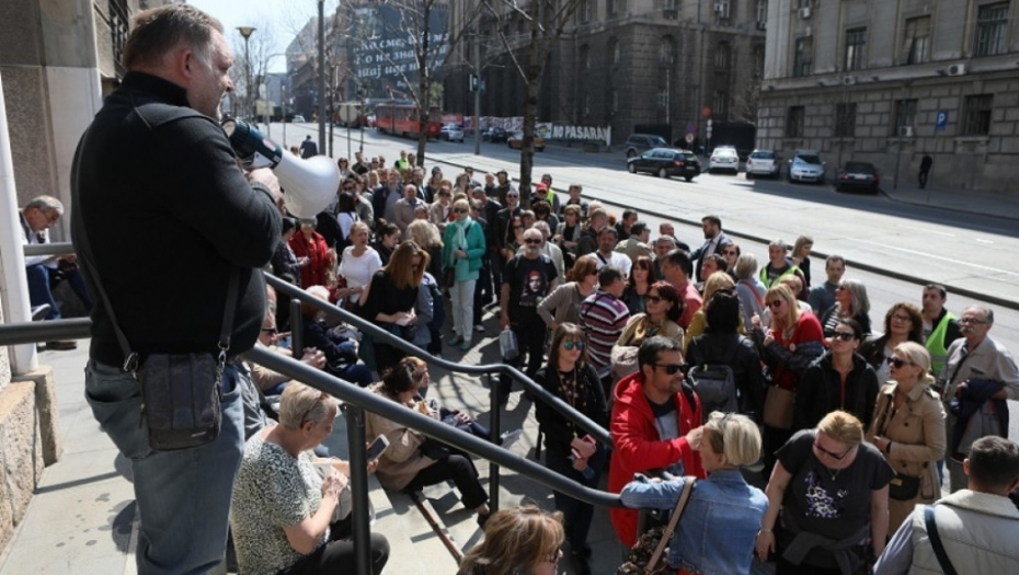 Švajcarci ispred suda