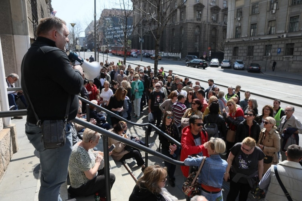 Švajcarci ispred suda