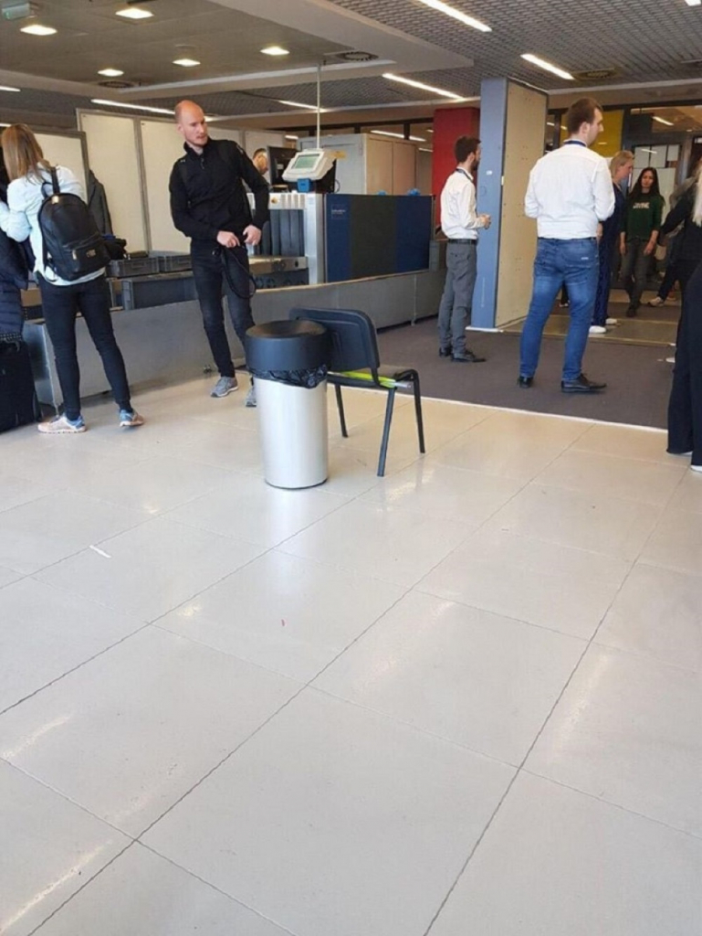 Bal&scaron;a Božović na aerodromu