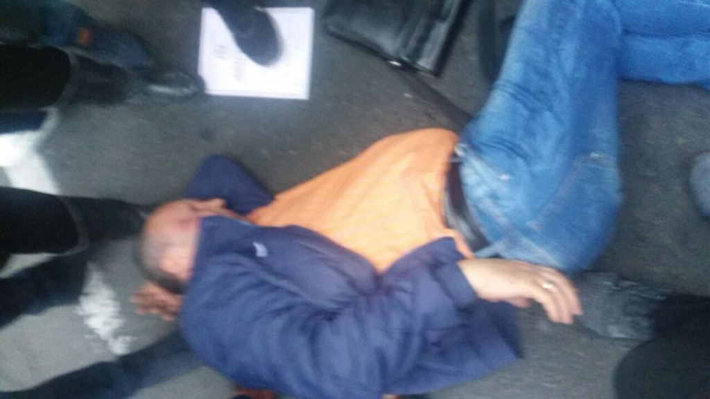 Povređen čovek, protest