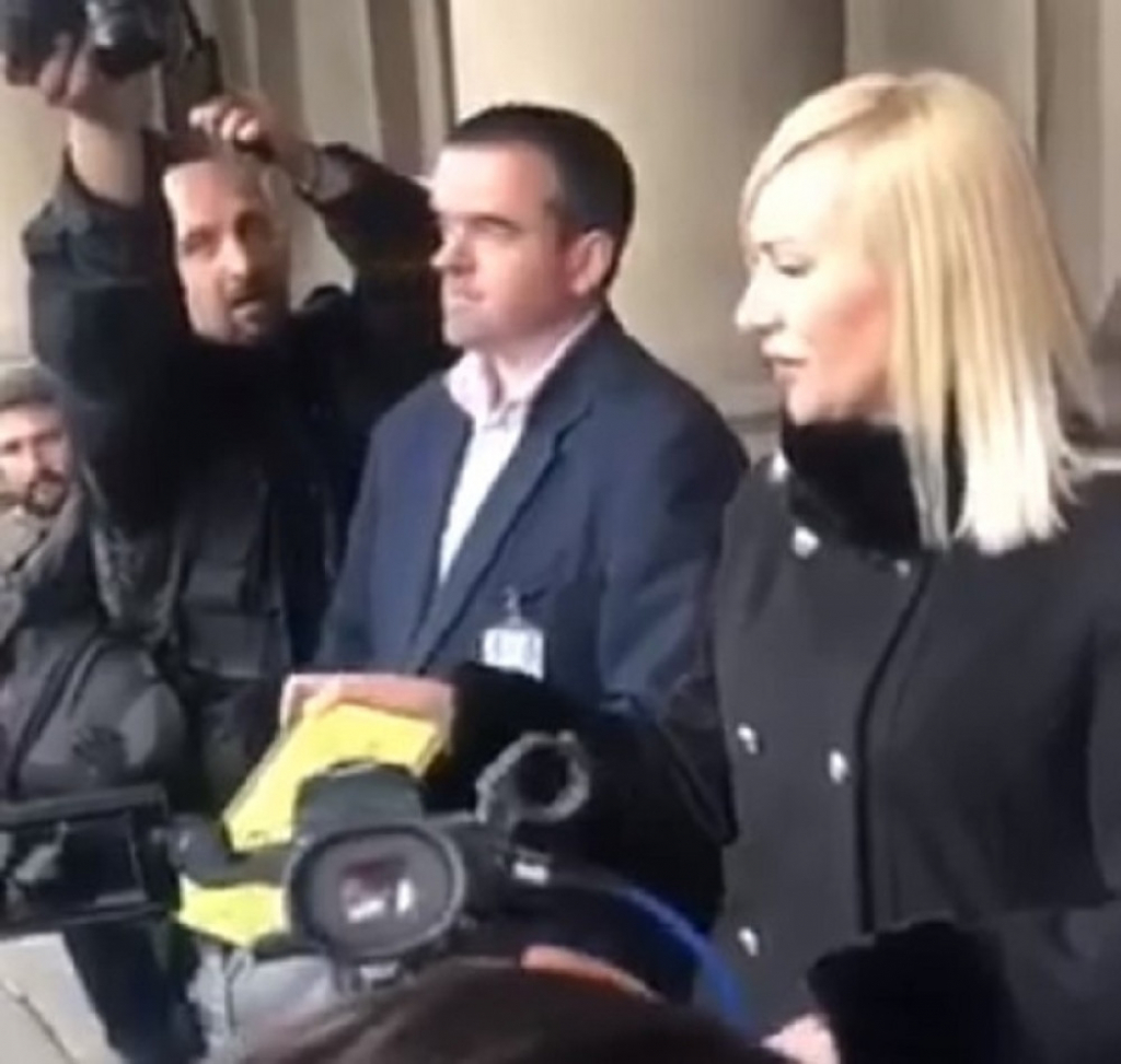 Bastaća dočekao hladan tuš ispred Skupštine grada