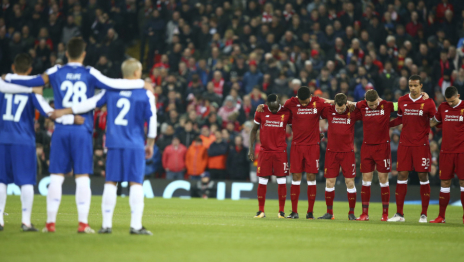 Minut ćutanja na Enfildu