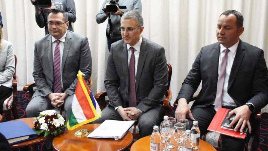 Nebojša Stefanović, Pinter