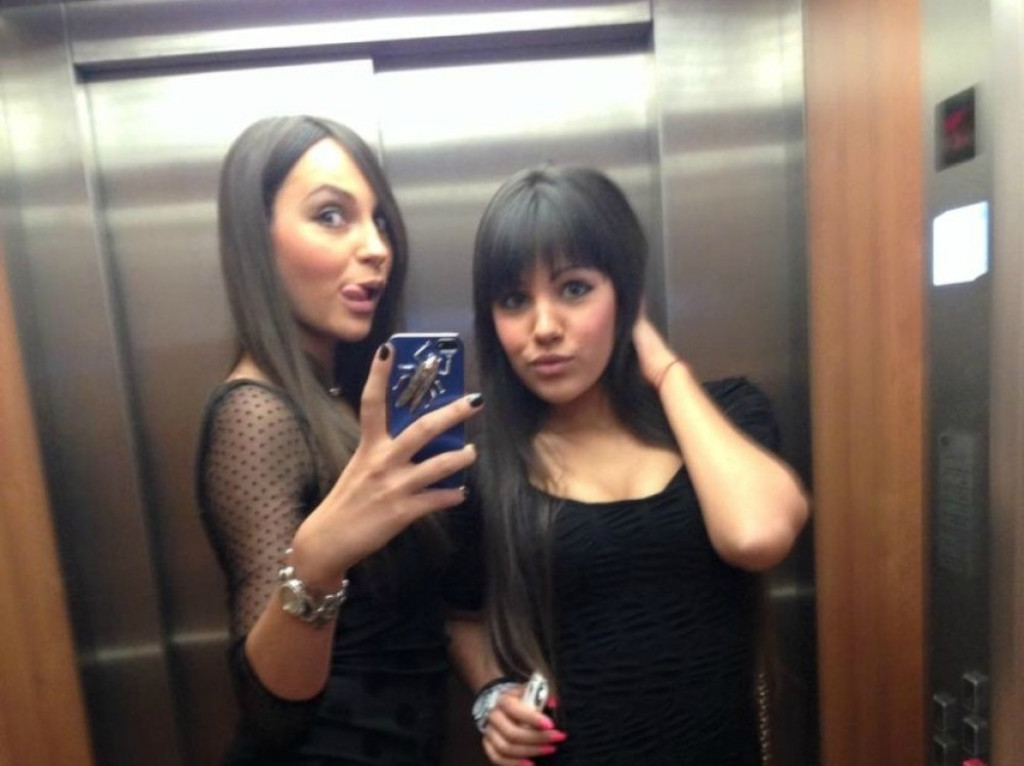 Ružica i Tamara Veljković