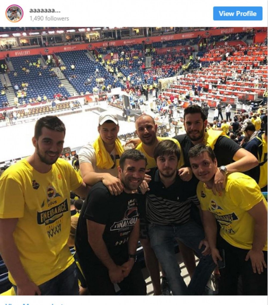 Statusi na društvenim mrežama sa Amarom Nuhodžićem