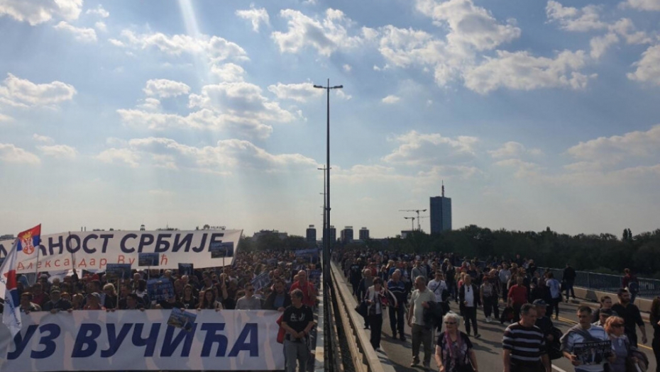 Bata Gašić na čelu kolone