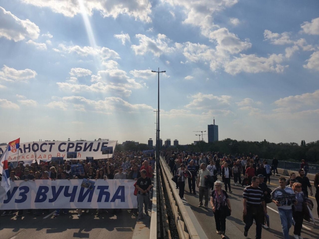 Bata Gašić na čelu kolone