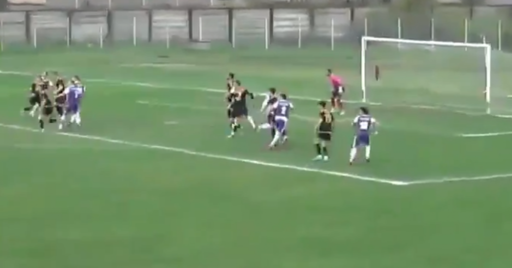 Golman slobodan udarac