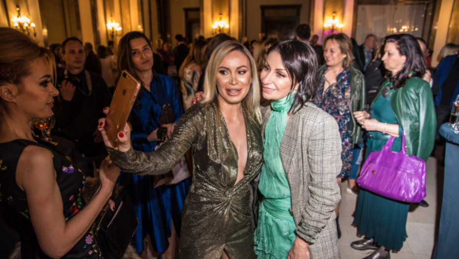 Suzana Perić, revija