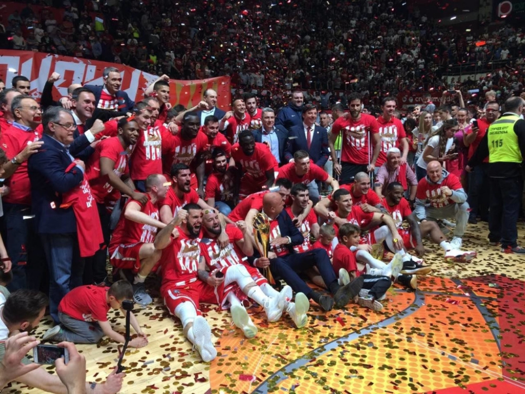 slavlje košarkaša Crvene zvezde