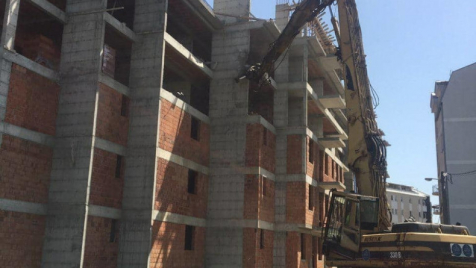 Rušenje nelegalnog objekta