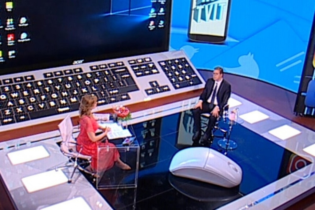Vucic u emisiji Hit tvit
