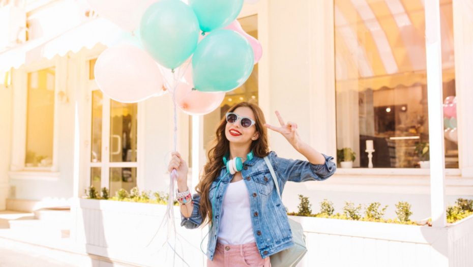 Sreća, žena, proleće, moda, balon, baloni