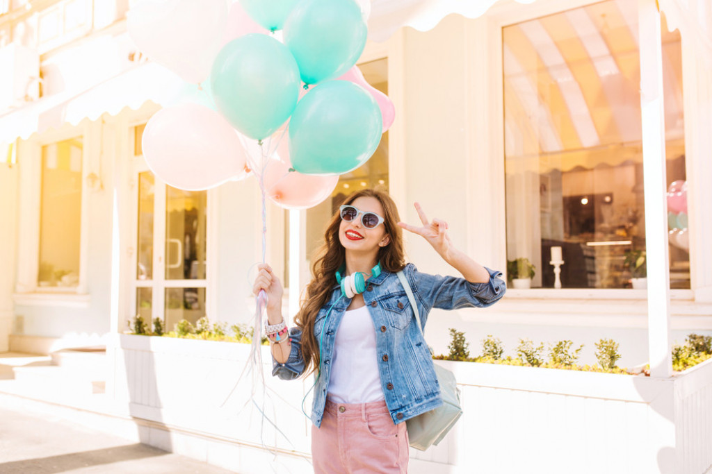 Sreća, žena, proleće, moda, balon, baloni