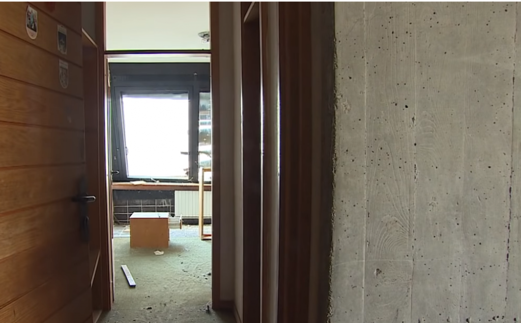 Kumorovac, politička škola