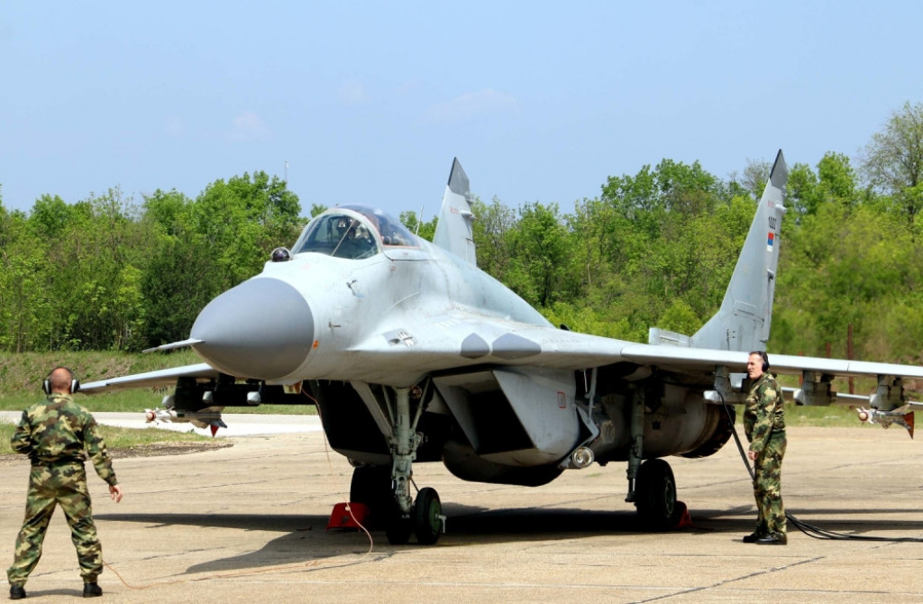 MiG-29, RV i PVO, nebo, čuvanje, aerodrom batajnica