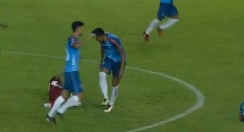 Divljački start fudbalera u Boliviji