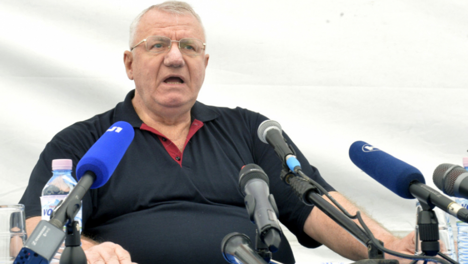 Hrtkovci, Vojislav Šešelj