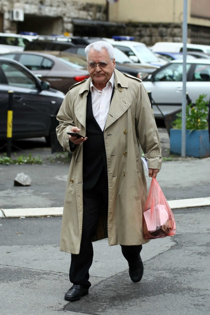 Milojko Pantić izlazi iz policijske stanice