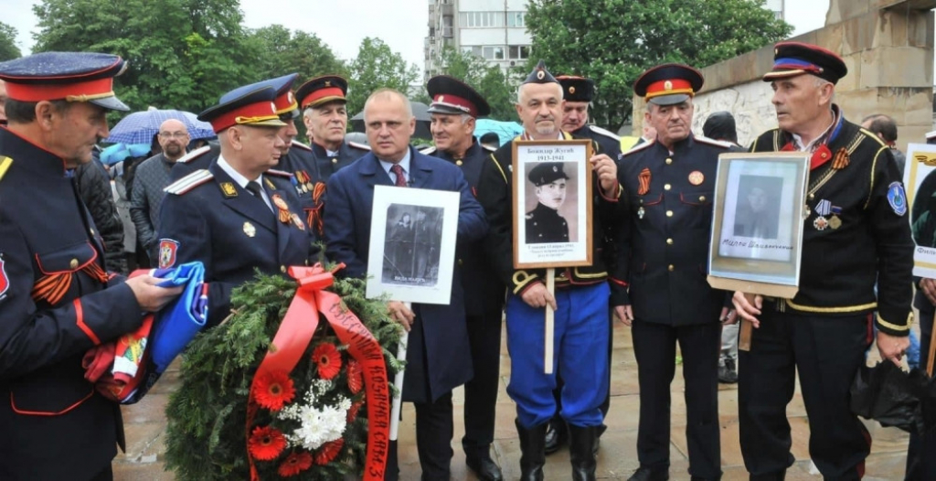 Položeni venci na Spomen-groblje oslobodiocima Beograda