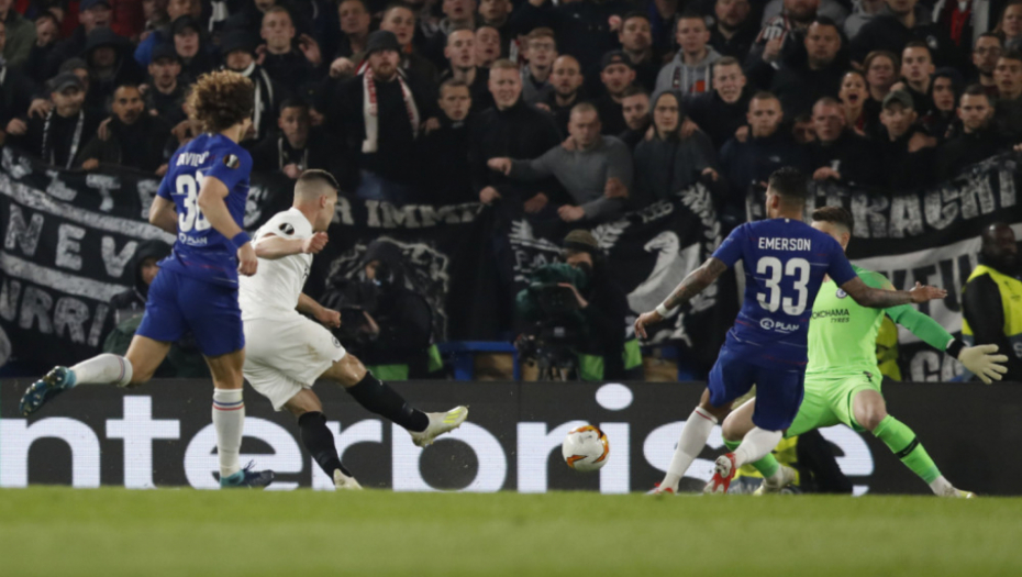 Luka Jović, Čelsi - Ajntraht