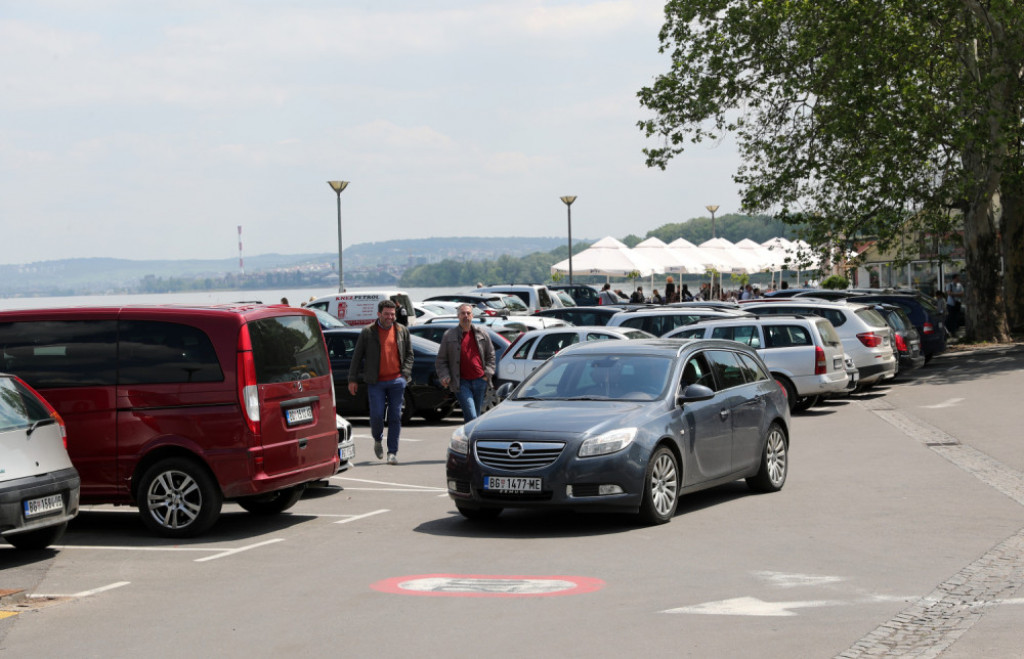 Vozači često ne razmišljaju kome plaćaju parking