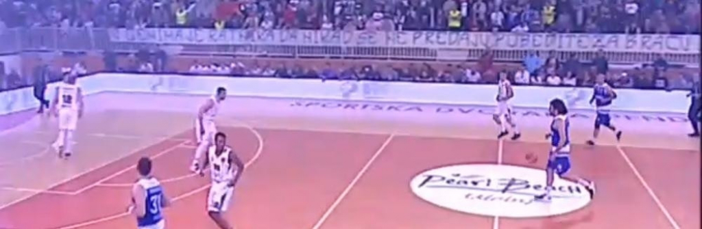 Skandalozni transparent navijača Novog Pazara