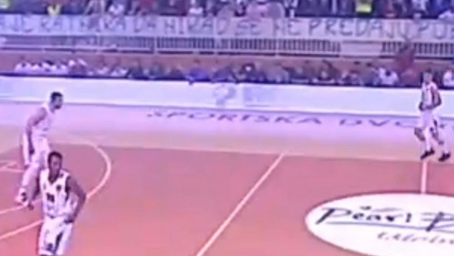 Skandalozni transparent navijača Novog Pazara