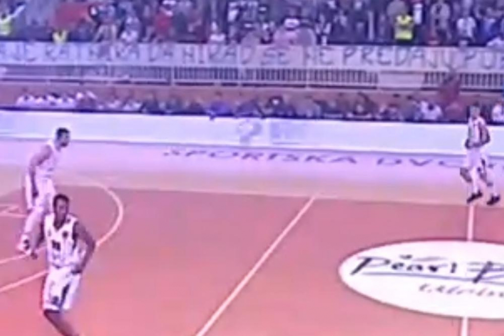 Skandalozni transparent navijača Novog Pazara