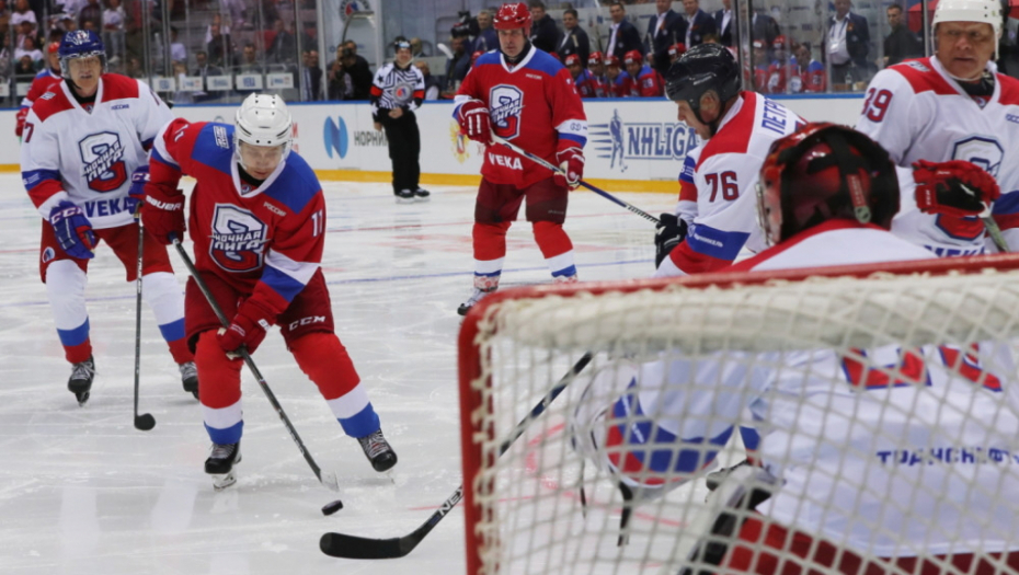 Vladimir Putin igrao u timu sa ruskim hokejaškim zvezdama