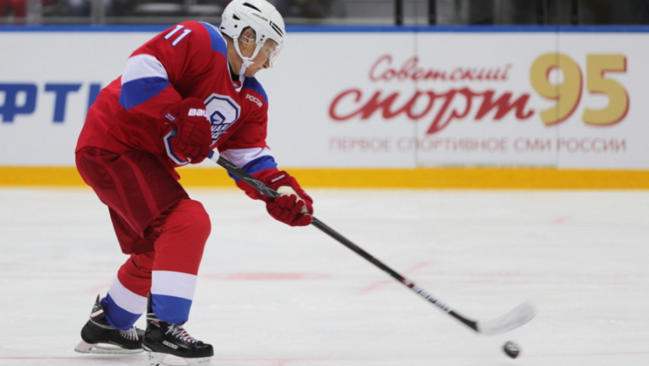 Vladimir Putin igrao u timu sa ruskim hokejaškim zvezdama