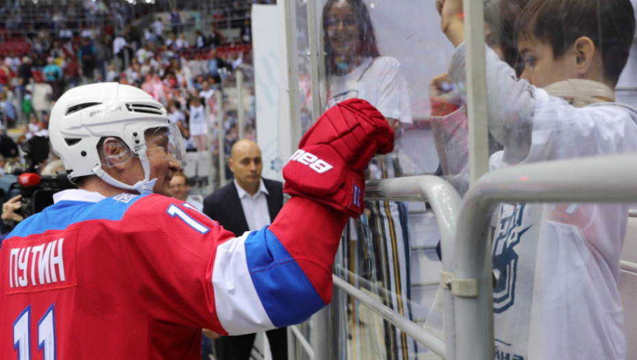 Vladimir Putin igrao u timu sa ruskim hokejaškim zvezdama