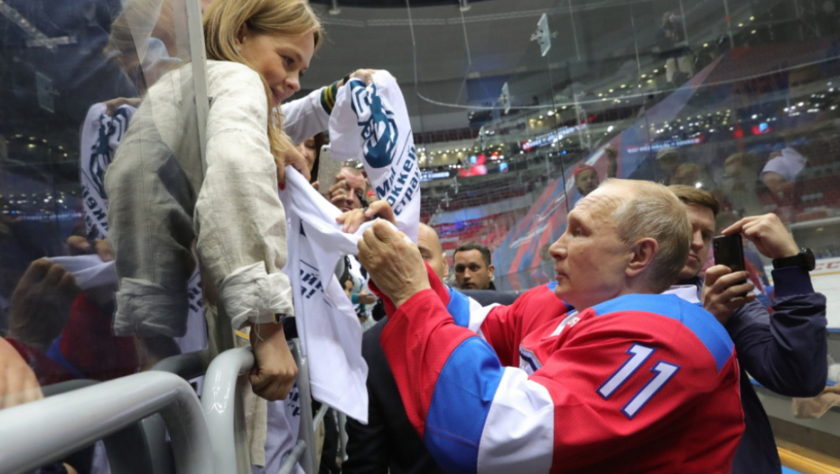 Vladimir Putin igrao u timu sa ruskim hokejaškim zvezdama