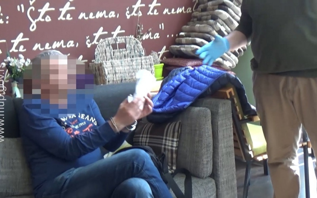 Uhapšeni u kafiću prilikom predaje novca